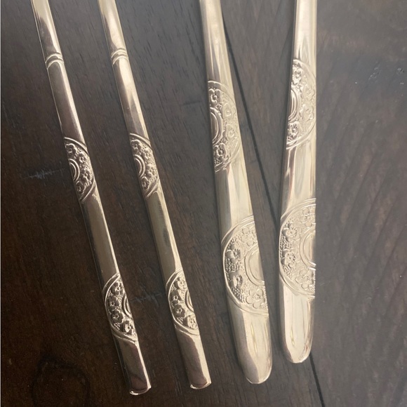 4 Pcs Asian Stainless 18-10 Embossed Chopsticks And Spoons set - Picture 6 of 12